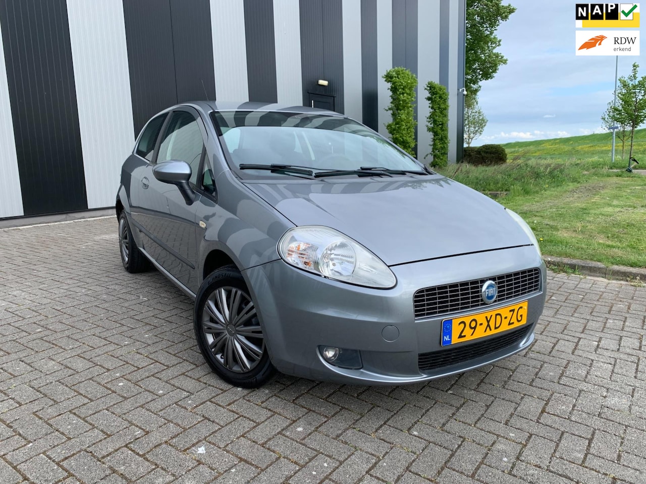 Fiat Grande Punto - 1.4 Dynamic Automaat-Nw APK-Lage KM-Airco-Cruise-ElekPakket - AutoWereld.nl
