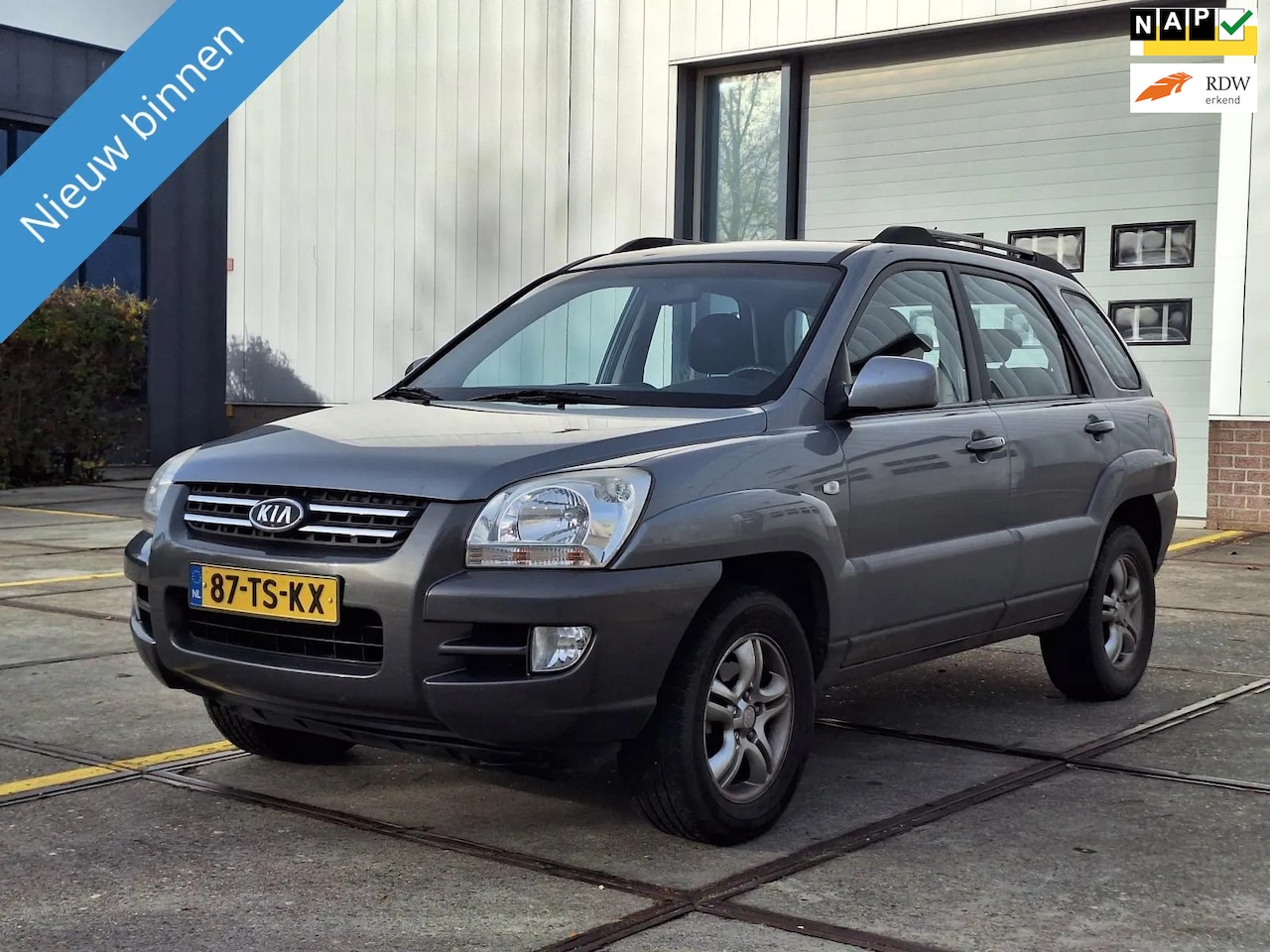 Kia Sportage - €2849,-2.0 CVVT Comf. Airco Trekhaak Apk 2026 - AutoWereld.nl