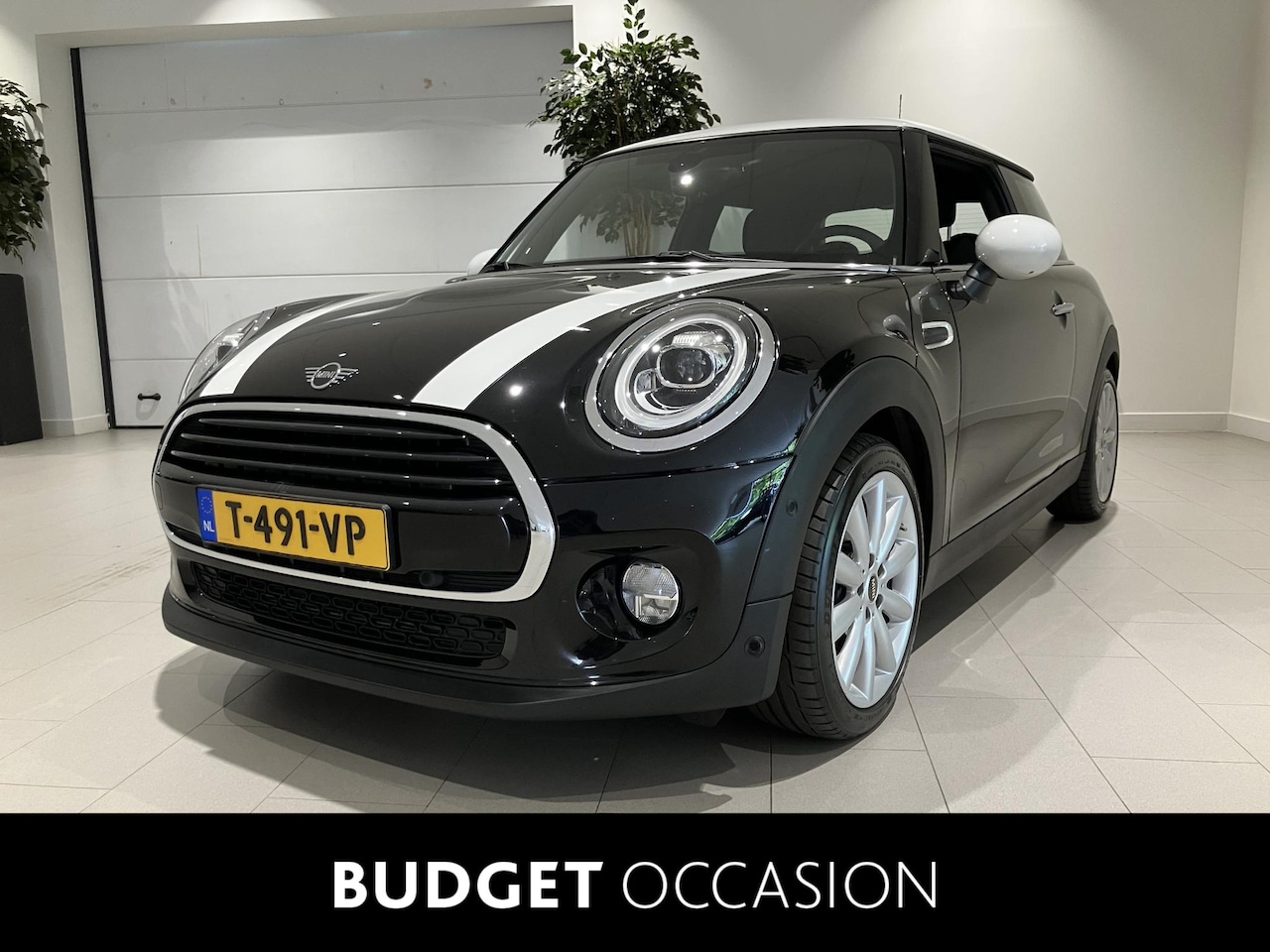 MINI Cooper - Mini 1.5 Summer Red Edition 136 PK | Apple Carplay | Achteruitrijcamera | Parkeersensoren - AutoWereld.nl