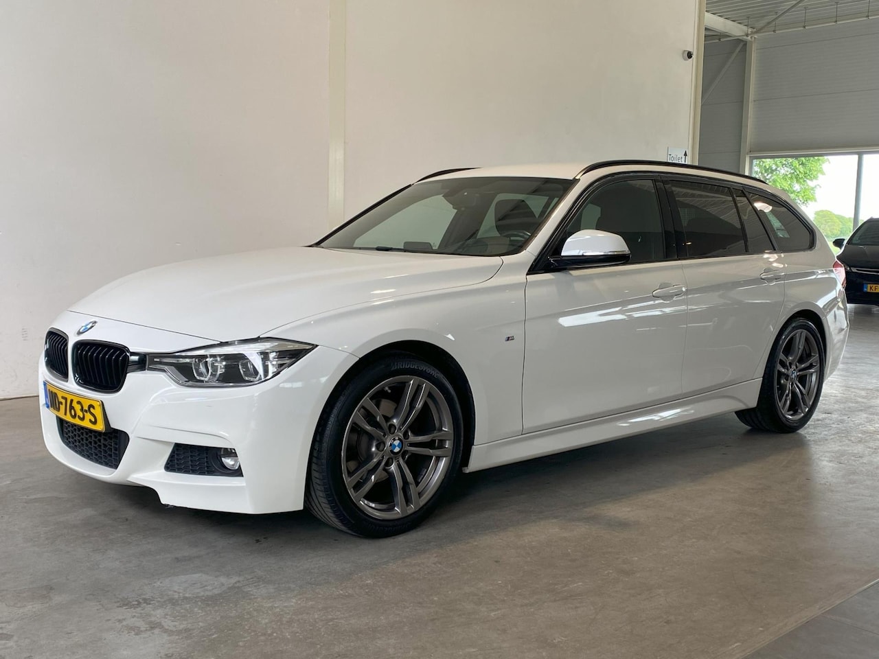 BMW 3-serie Touring - 318i Automaat M-sport NL-auto - AutoWereld.nl