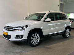 Volkswagen Tiguan - 1.4 TSI 122PK Navi Cruise PDC Trekhaak NL-auto