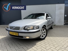 Volvo V70 - 2.5 T Comfort Line Cruise Ecc Lmv Trekhaak