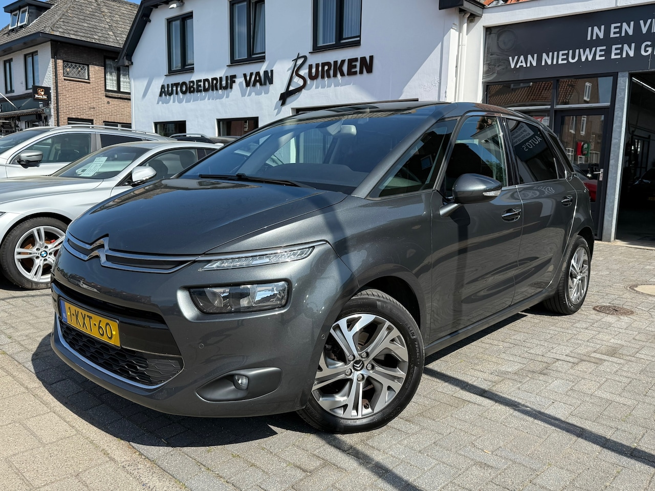 Citroën C4 Picasso - 1.6 THP Intensive 1.6 THP Intensive, Trekhaak,Navigatie,Parkeersensoren,Climate control,Cruise control - AutoWereld.nl