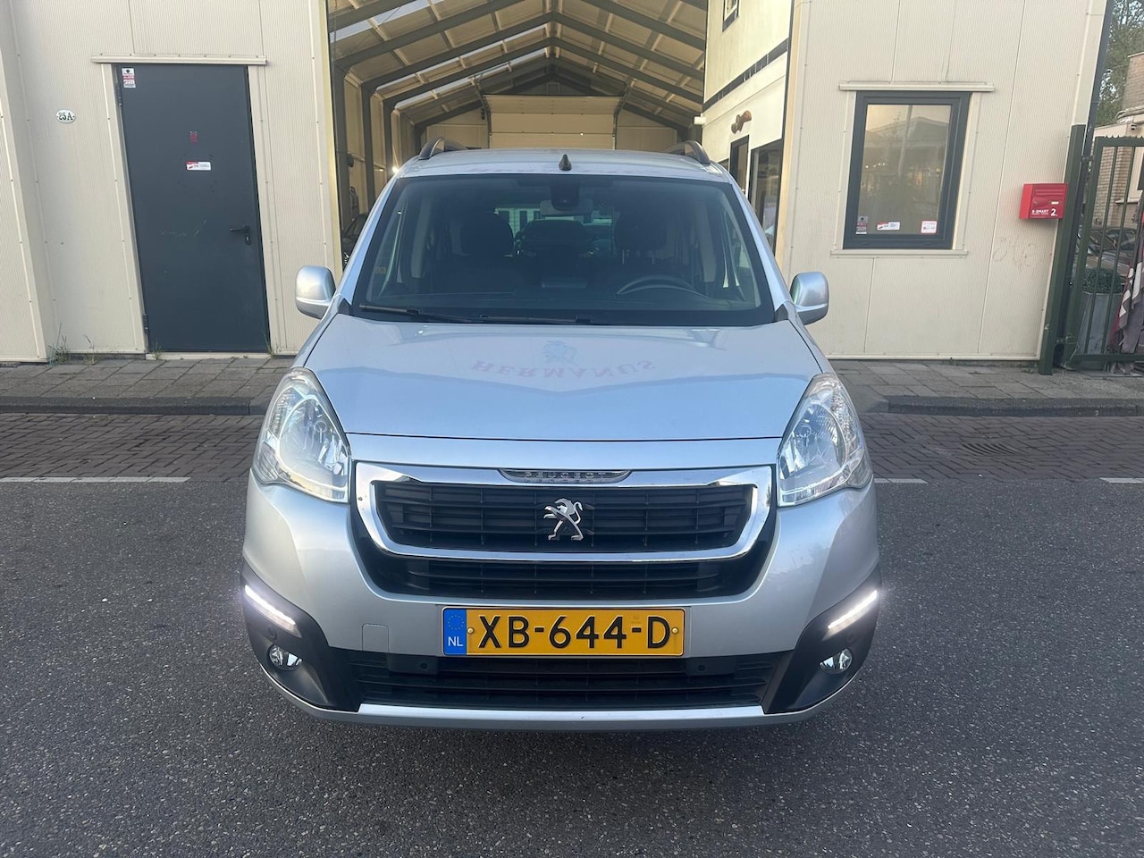 Peugeot Partner Tepee - Electric Active Electric Active - AutoWereld.nl