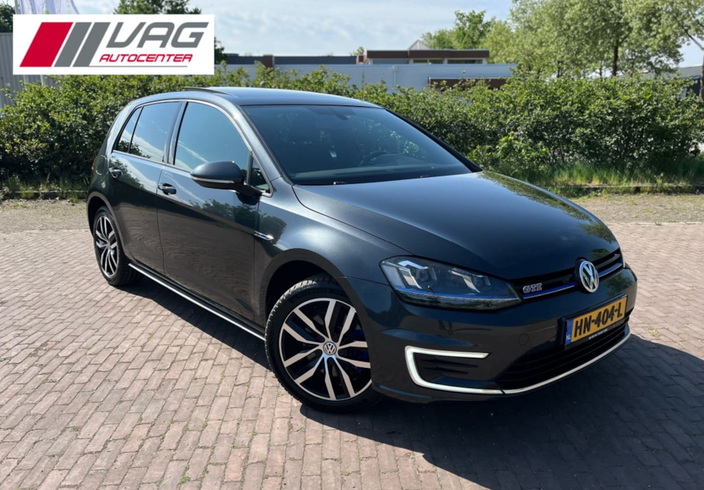 Volkswagen Golf - 1.4 TSI-DSG Automaat-Pano-Navigatie-Parkeersensoren - AutoWereld.nl