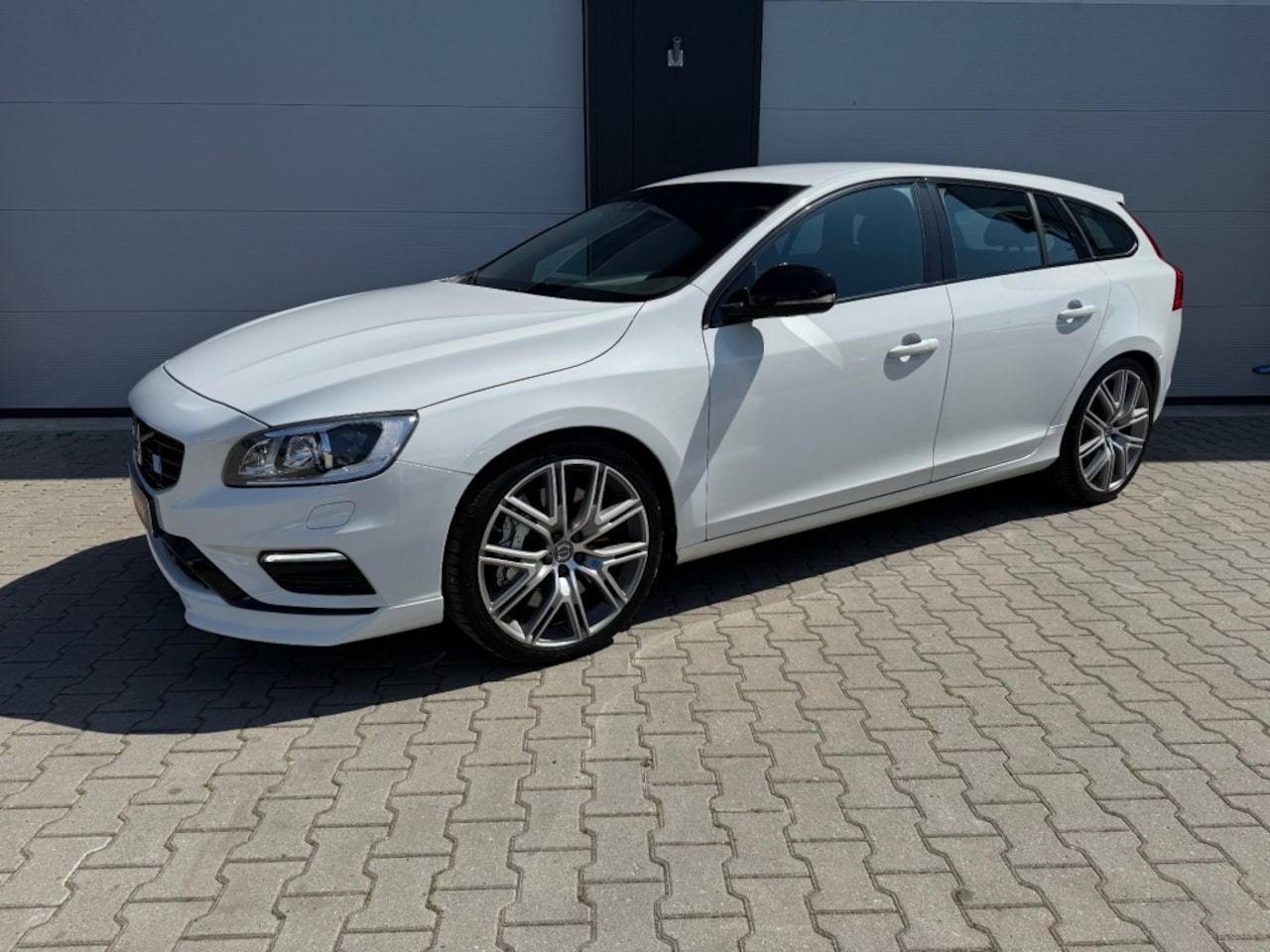 Volvo V60 - 2.0 T6 AWD POLESTAR 367PK / UKIEKE KM STAND / AUTOMAAT / VOLLEDI - AutoWereld.nl