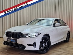 BMW 3-serie - 320e *Sportline* 19" M-sport velgen / Leder / Stoelverwarming / Apple Carplay / Camera / L