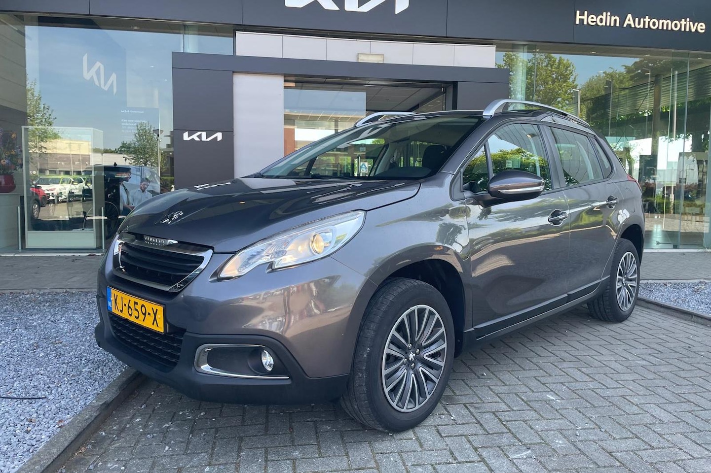 Peugeot 2008 - 1.2 PureTech Blue Lease Executive 1.2 PureTech Blue Lease Executive - AutoWereld.nl