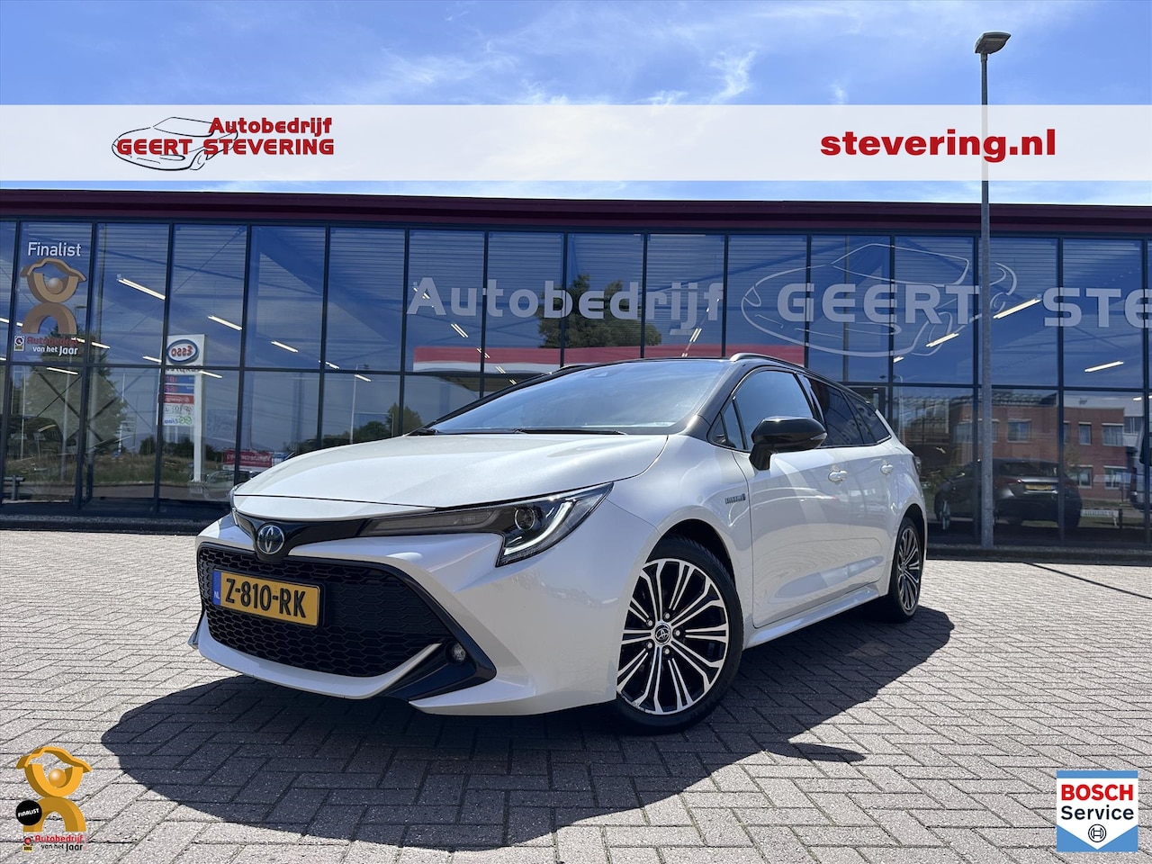 Toyota Corolla Touring Sports - 1.8 Hybrid / Automaat / Adap-Cruise / Camera / Trekhaak - AutoWereld.nl