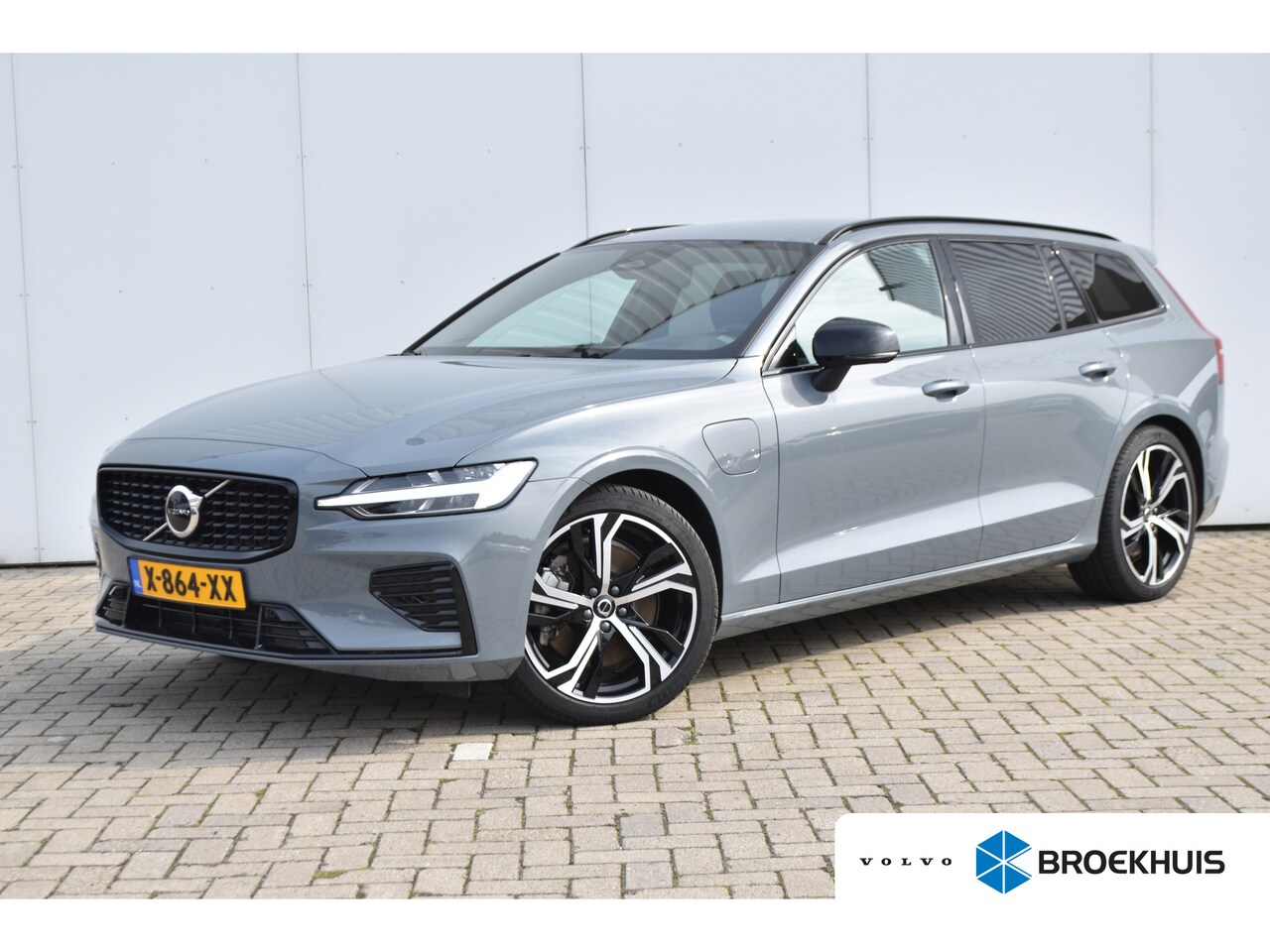 Volvo V60 - Volvo T6 Plus Dark | SportLeather | 19'' | ThunderGrey - AutoWereld.nl
