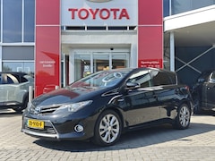 Toyota Auris - 1.8 Hybrid Executive STOELVERWARMING NAVI KEYLESS 17"LMV PARK-SENSOREN PRIVACY-GLASS JBL-A