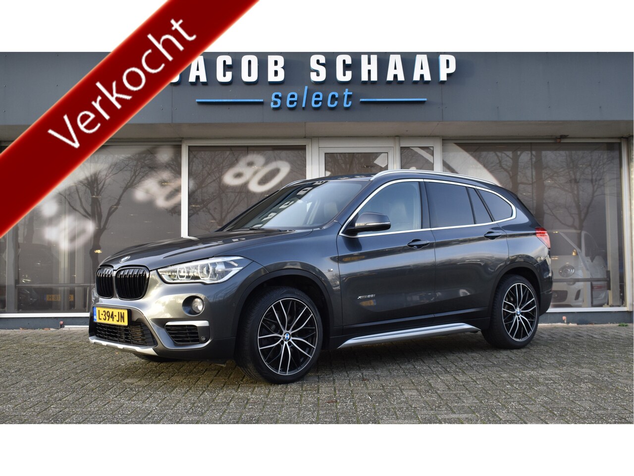 BMW X1 - xDrive 25i M Sport Automaat / Panodak / Camera / Keyless / 19" LM / Leder / Navi / Head Up - AutoWereld.nl