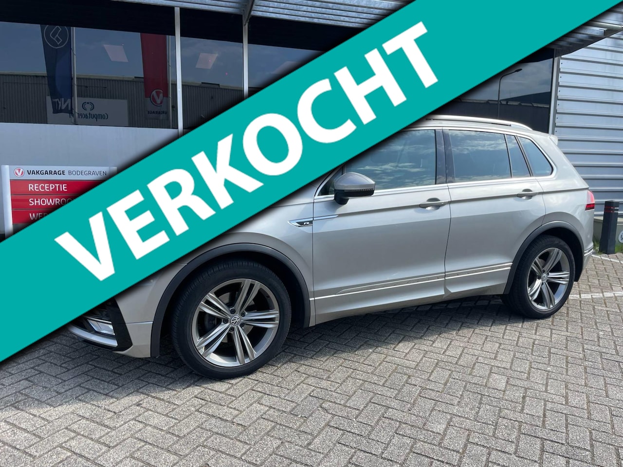 Volkswagen Tiguan - 1.4 TSI ACT Connected Series R-Line / panoramadak - AutoWereld.nl