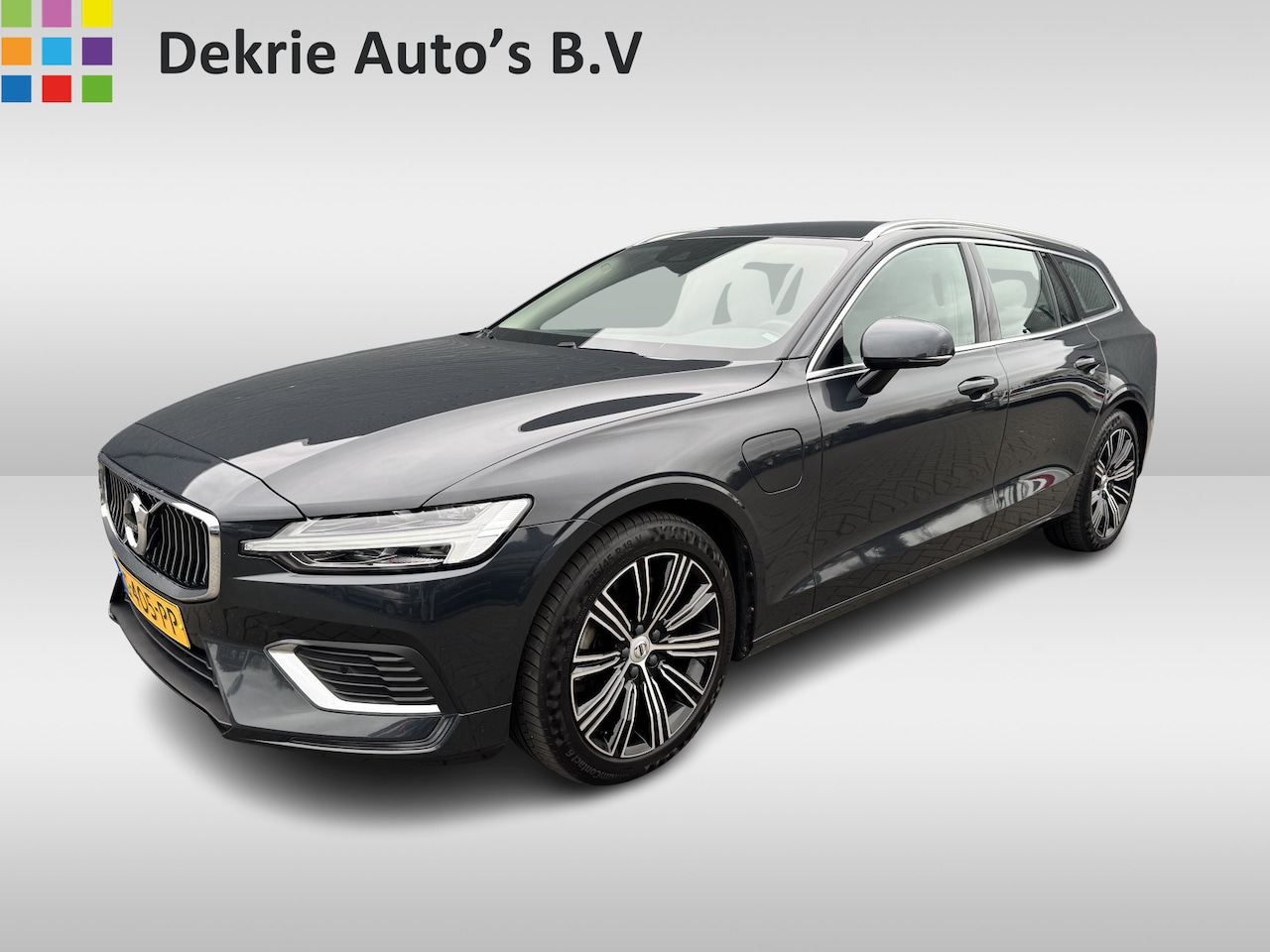 Volvo V60 - 2.0 T8 Hybride AWD Inscription / Trekhaak / Navigatie / Pdc+Camera / Leder sport / Lmv / A - AutoWereld.nl
