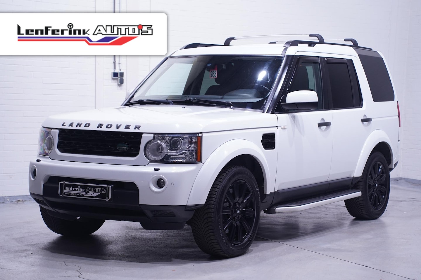 Land Rover Discovery - 3.0 SDV6 258 pk HSE Grijs Kenteken 2p Navi Leder Zwart, Luchtvering, Xenon, Nette Staat - AutoWereld.nl