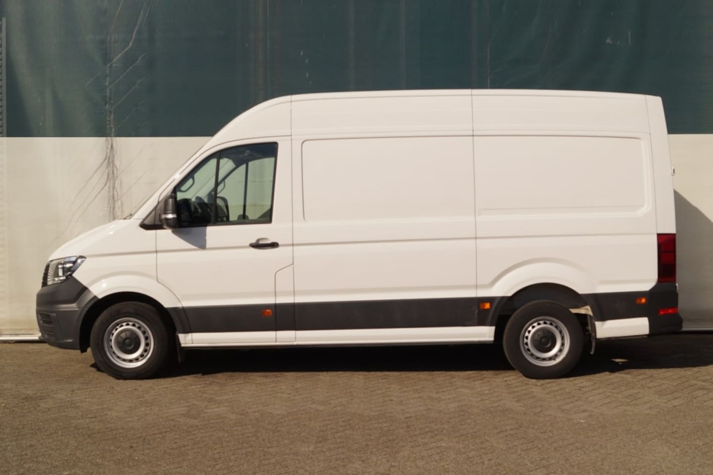 Volkswagen Crafter - 35 2.0 TDI L3-H3 Edition -NAVI-AIRCO- - AutoWereld.nl