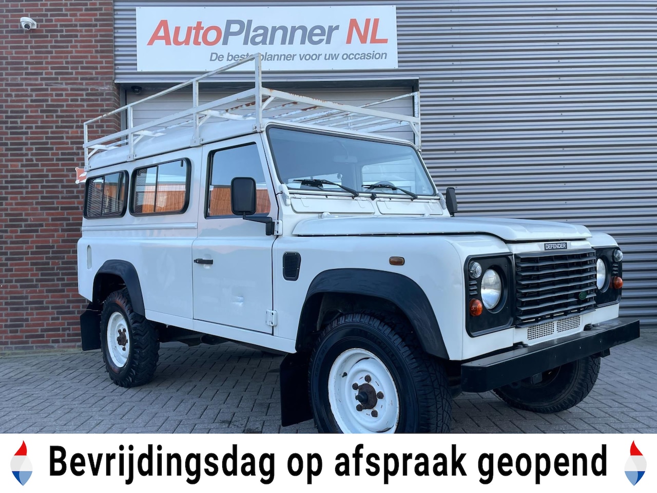Land Rover Defender 110 - 2.5 Td5 110" County! 9-Persoons! - AutoWereld.nl