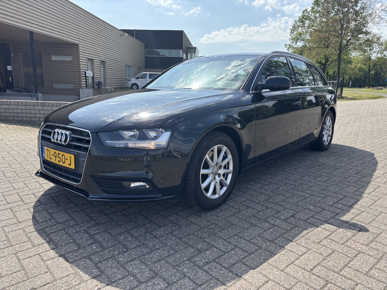 Audi A4 Avant - 2.0 TDIe Pro Line [ Fm navi,leer,audio,lmv,pdc ] - AutoWereld.nl