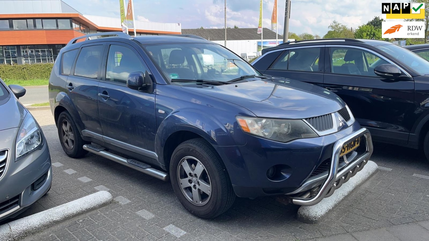 Mitsubishi Outlander - €5499,-2.4 Inspire 2WD Apk Trekhaak Airco - AutoWereld.nl