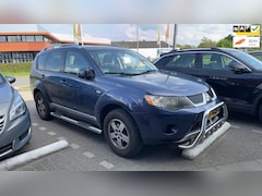 Mitsubishi Outlander - €5499, -2.4 Inspire 2WD Apk Trekhaak Airco