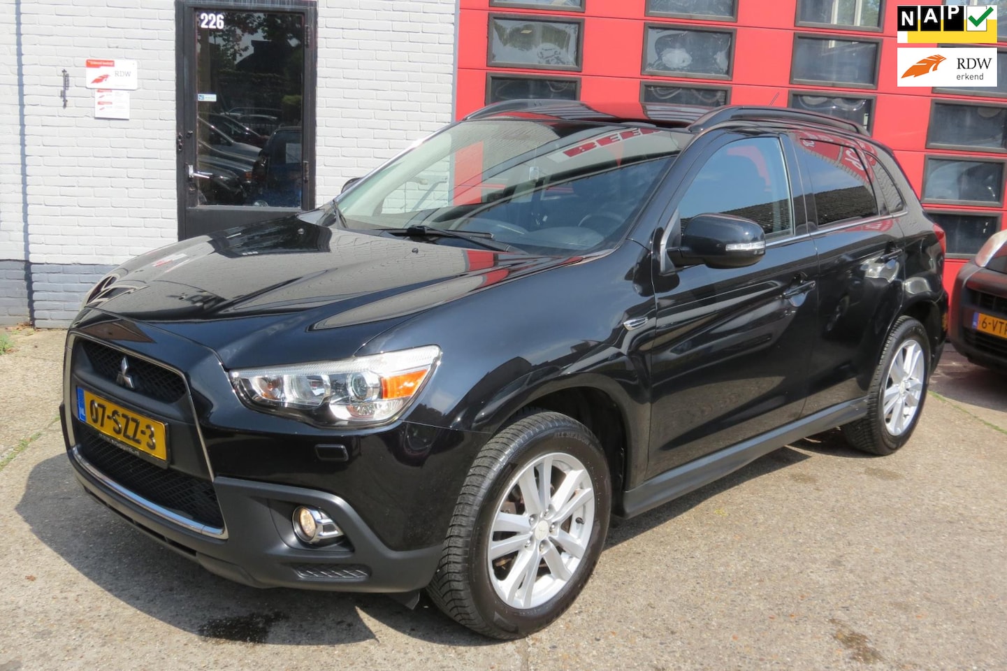 Mitsubishi ASX - 1.6 intense ClearTec 1.6 Intense ClearTec ,Navi , Pano dak, LM velg,PDC - AutoWereld.nl