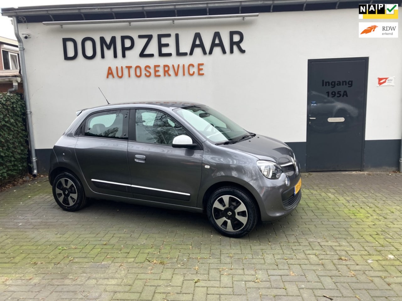 Renault Twingo - 1.0 SCe Collection Km stand: 63716 NAP Logisch - AutoWereld.nl