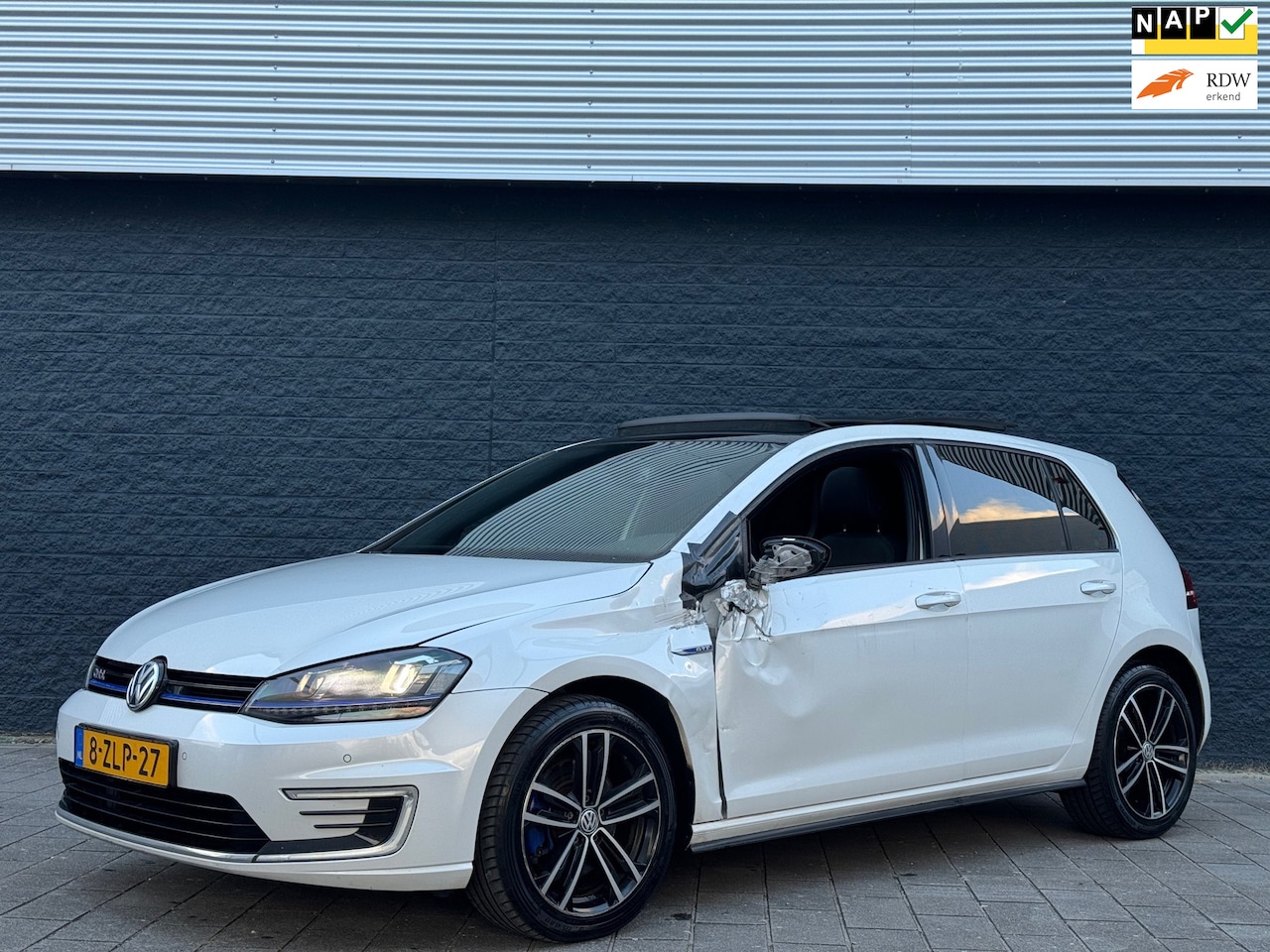 Volkswagen Golf - 1.4 TSI GTE PANO/AUTOMAAT - AutoWereld.nl