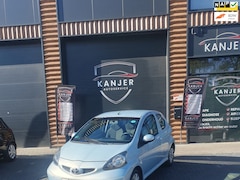 Toyota Aygo - 1.0-12V AIRCO CV 2 SLEUTELS NETTE AUTO