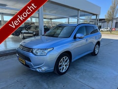 Mitsubishi Outlander - 2.0 PHEV Executive Edition | Automaat | Trekaak | Navigatie | Achteruitrijcamera | Climate