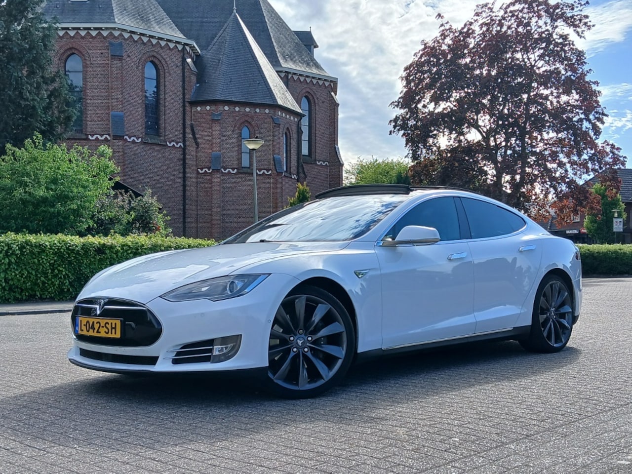 Tesla Model S - motors 85D Base - AutoWereld.nl