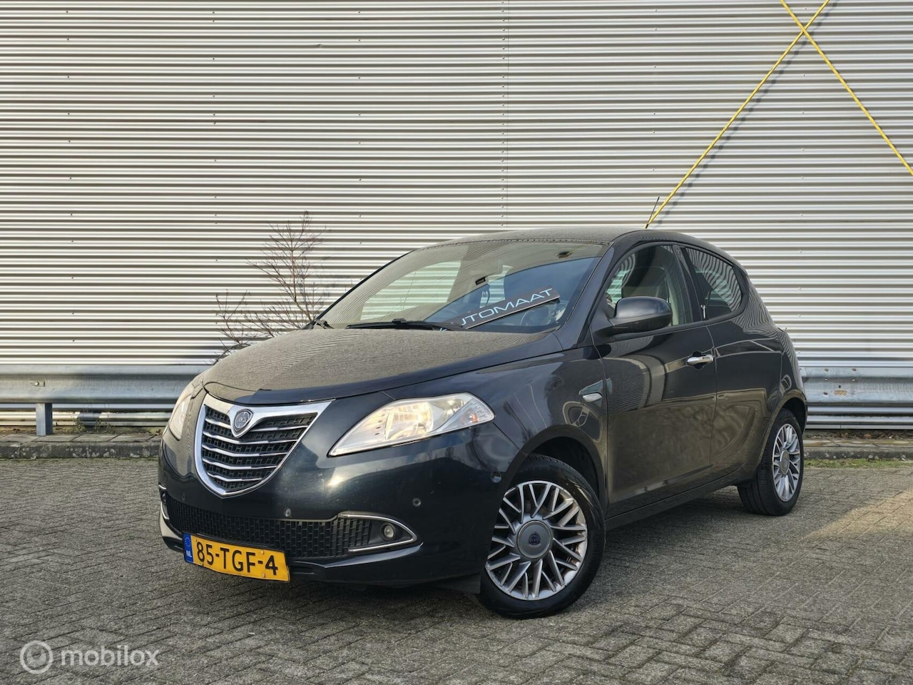 Lancia Y(psilon) - Ypsilon 0.9 TwinAir Platinum | AUT | NAVI | AIRCO - AutoWereld.nl