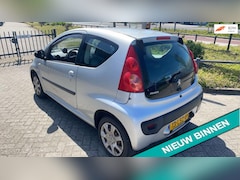 Peugeot 107 - 1.0-12V XS