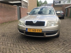 Skoda Superb - 2.8 V6 Elegance ,hobby auto, carbage run , oude rammelbak roadtrip