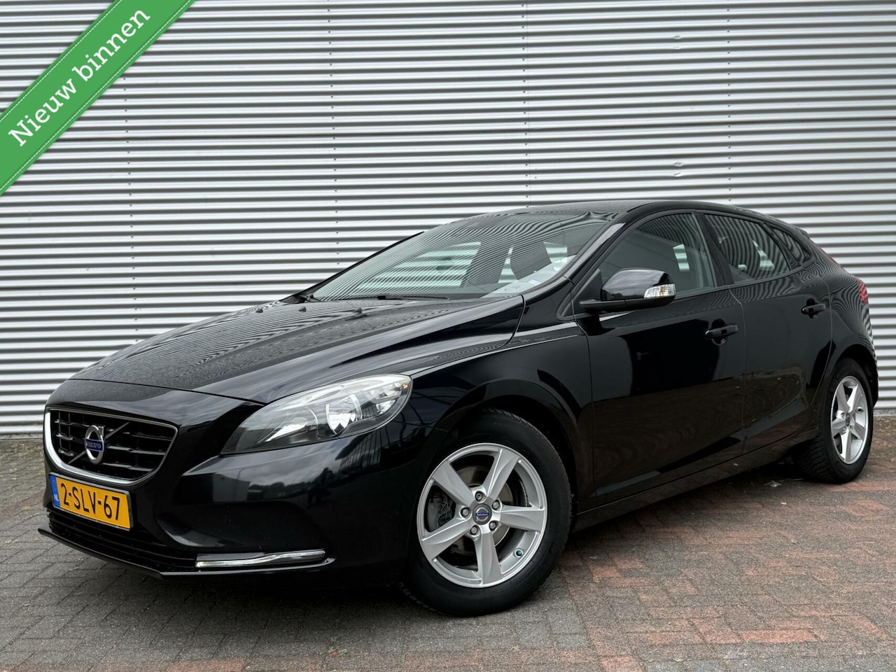 Volvo V40 - 1.6 D2 Kinetic Cruise Led Pdc Navi NW Riem NL Auto Bouwjaar 2013 - AutoWereld.nl
