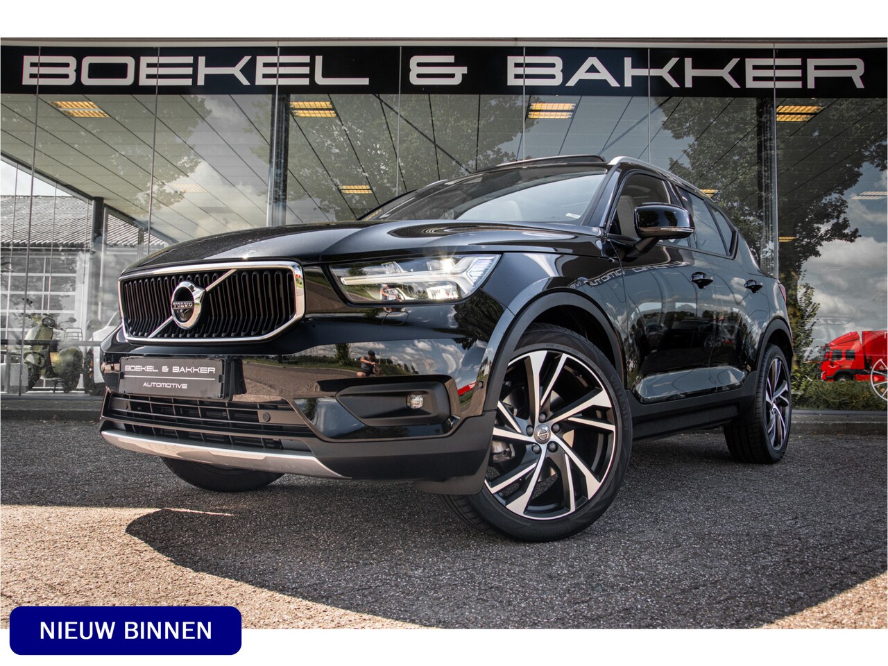 Volvo XC40 - T5 AWD Intro Edition **Panoramadak**LEDER**Trekhaak wegklapbaar**dealer onderhouden - AutoWereld.nl