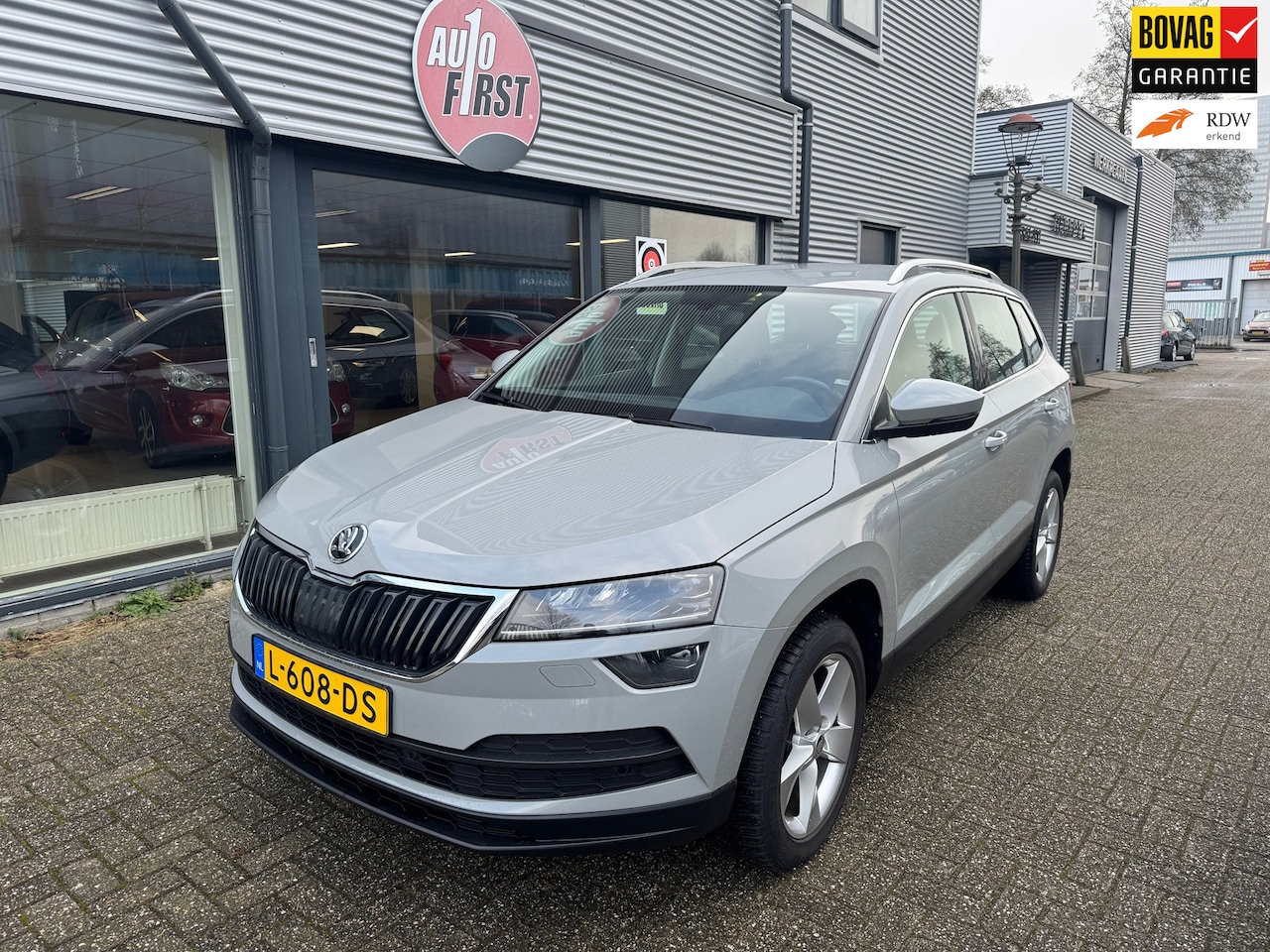 Skoda Karoq - 1.0 TSI Business Edition Plus / eerste eigenaar / carplay / Navi/ keyless / cruise cont - AutoWereld.nl