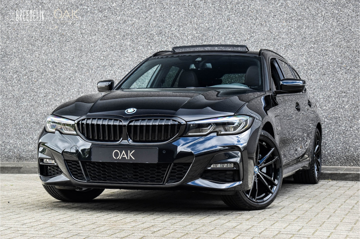 BMW 3-serie Touring - 320e Aut. | M-Sport | Live Cockpit | Panorama | Leder | Laser | 19"LM | Saphire Zwart - AutoWereld.nl