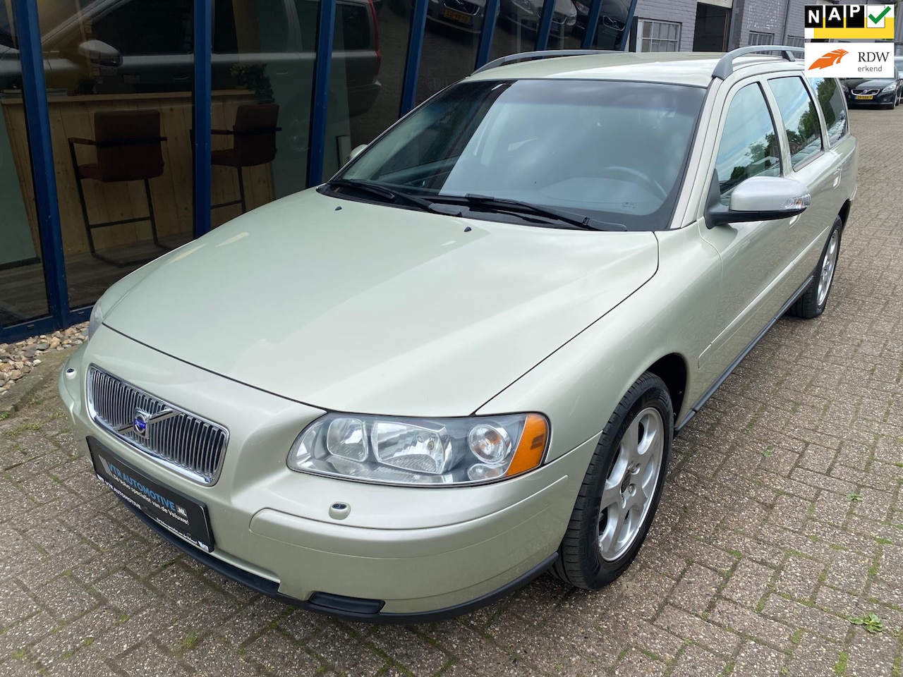 Volvo V70 - 2.4 Kinetic Youngtimer 68.000KM!!! - AutoWereld.nl