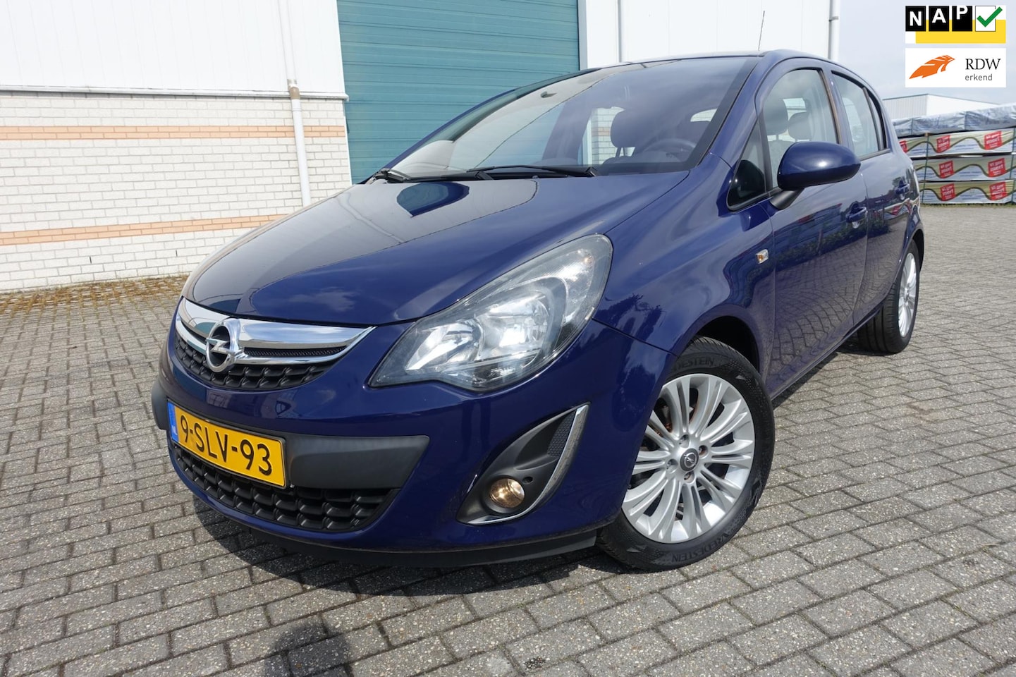 Opel Corsa - 1.4-16V COSMO -VOL AUTOMAAT - afn. trekhaak - lm velgen - mistlampen - org. nl auto - deal - AutoWereld.nl