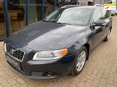 Volvo V70 - 2.5FT Summum Automaat LEER / XENON / BLUETOOTH