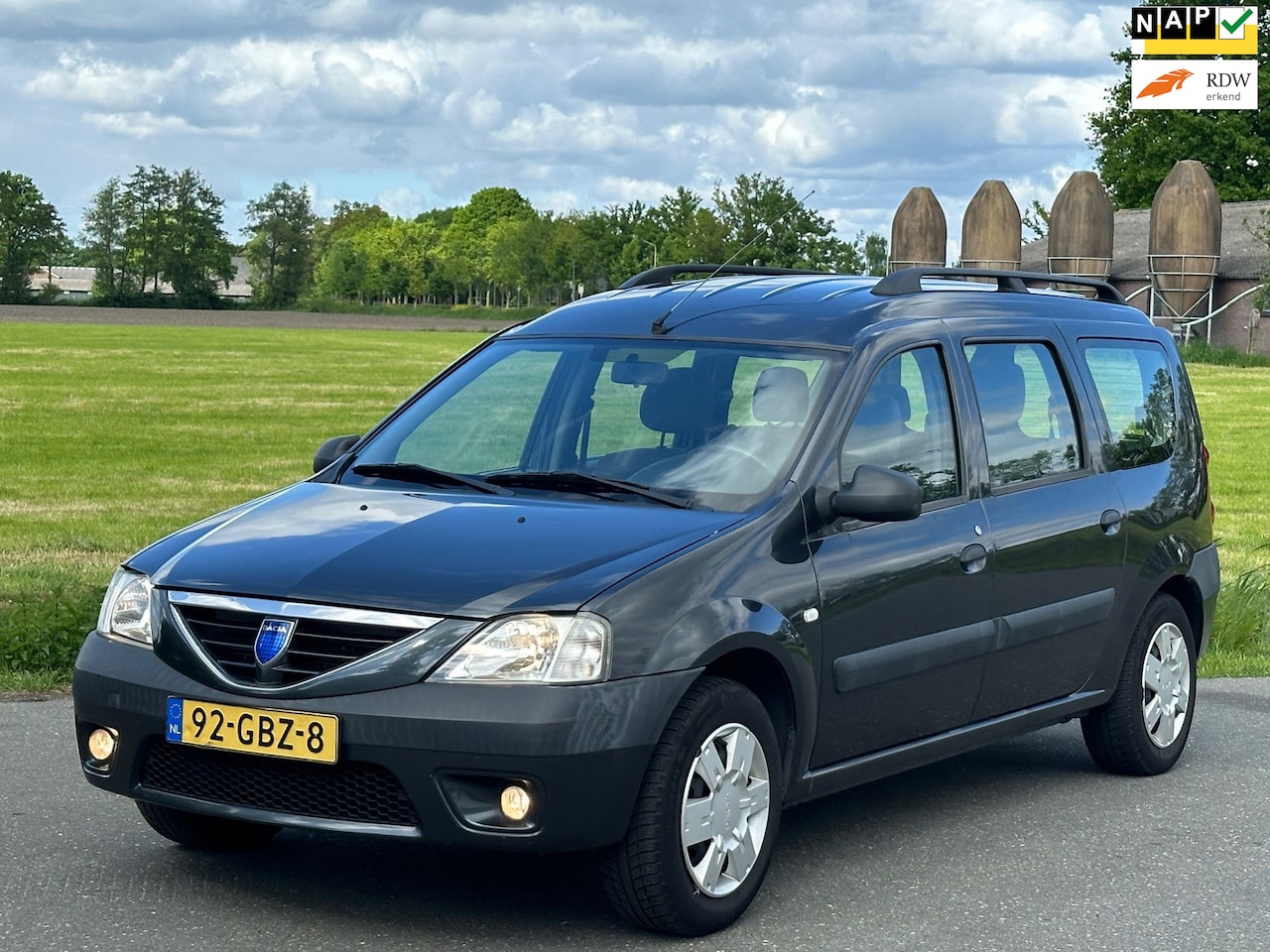 Dacia Logan MCV - 1.6-16V Lauréate LPG3 | Nap | Airco - AutoWereld.nl