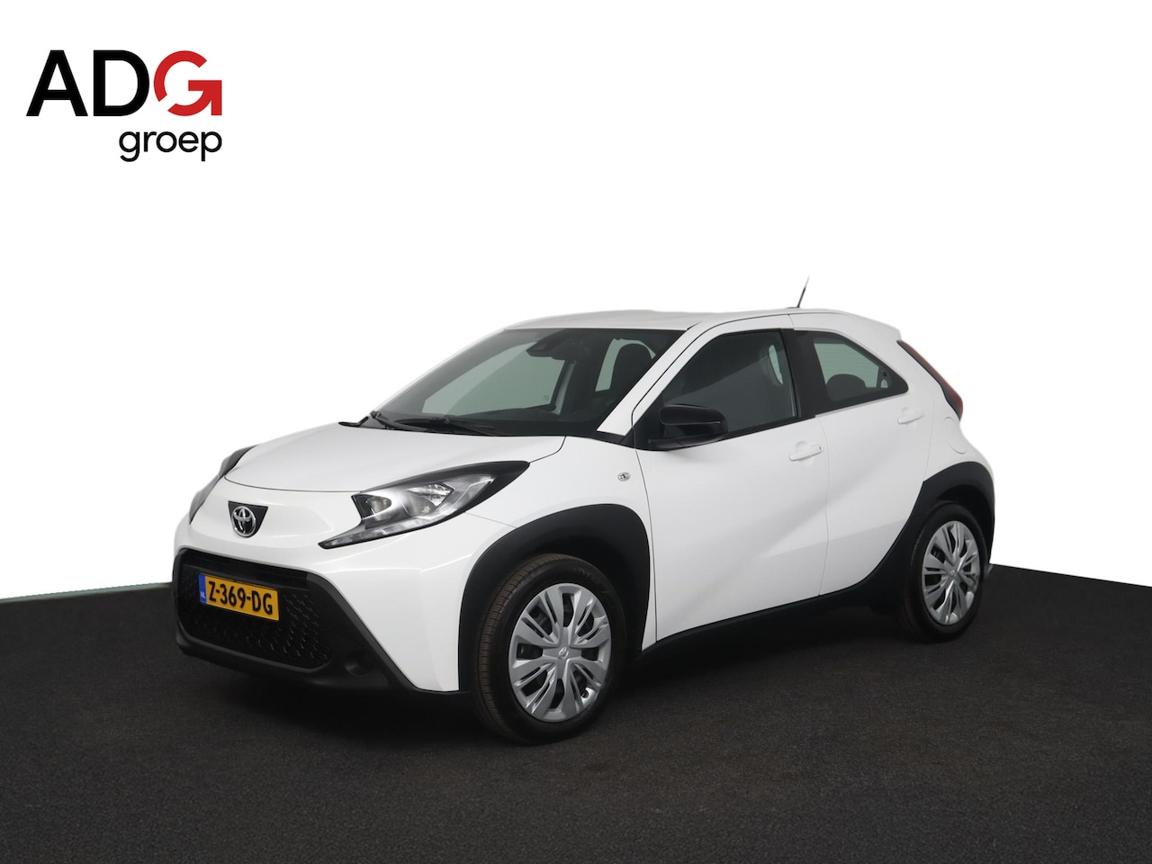 Toyota Aygo X - 1.0 VVT-i MT Play Toyota Aygo X 1.0 VVT-i MT play | Apple carplay & Android auto | Parkeer - AutoWereld.nl