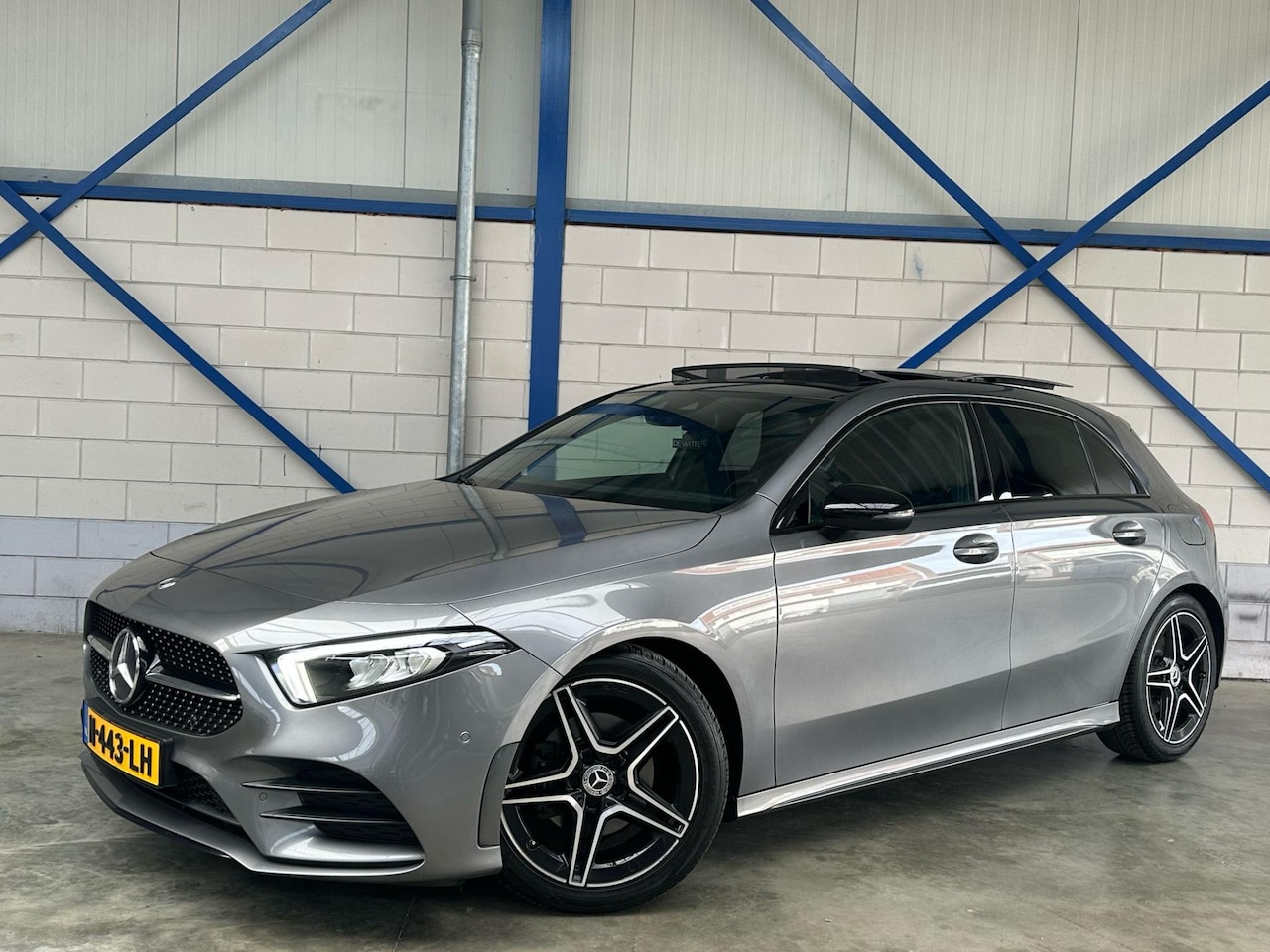 Mercedes-Benz A-klasse - 200 Premium Plus PANO|SFEERVERLICHTING|CAMERA - AutoWereld.nl