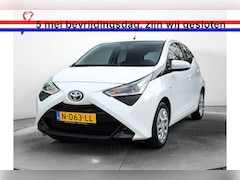 Toyota Aygo - 1.0 VVT-i x-play (73 PK) 1e-Eig. & Dealer-Onderh. BOVAG-Garantie. NL-Auto. Navigatie/Apple