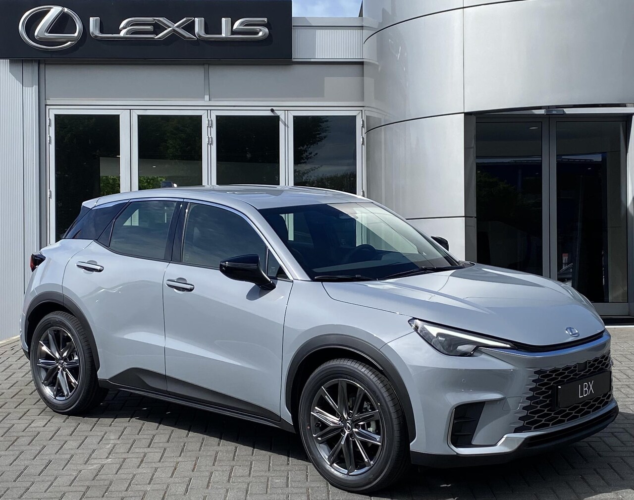 Lexus LBX - Elegant 2WD TECH PACK STOELVERWARMING KEYLESS ELEK-KOFFERKLEP BLIND-SPOT - AutoWereld.nl