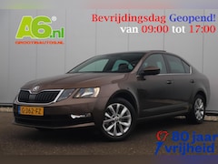 Skoda Octavia - 1.0 TSI Greentech Business Edition 116PK Panoramadak 16 inch Panoramadak Navigatie Clima C