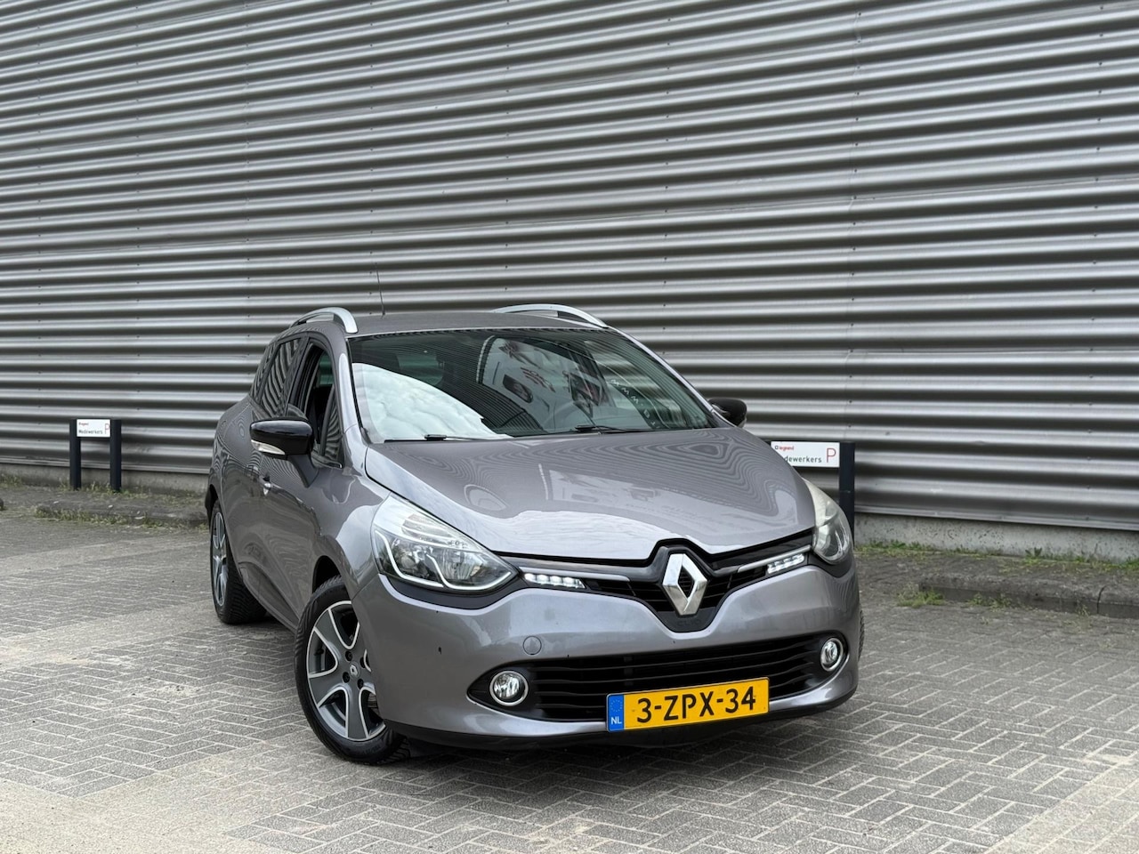 Renault Clio Estate - 1.5 dCi ECO Night&Day (bj 2015) AC|R-LINK|NAV - AutoWereld.nl