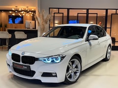 BMW 3-serie - 330e M-Sport Shadowline LED Alpinweiss