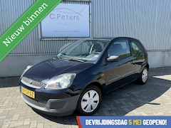 Ford Fiesta - 1.3-8V Style 2006 / Airco / Trekhaak / Nieuwe APK / NAP