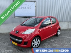 Peugeot 107 - 1.0-12V XR 2010 / 5deurs / 4Seizoensbanden NAP